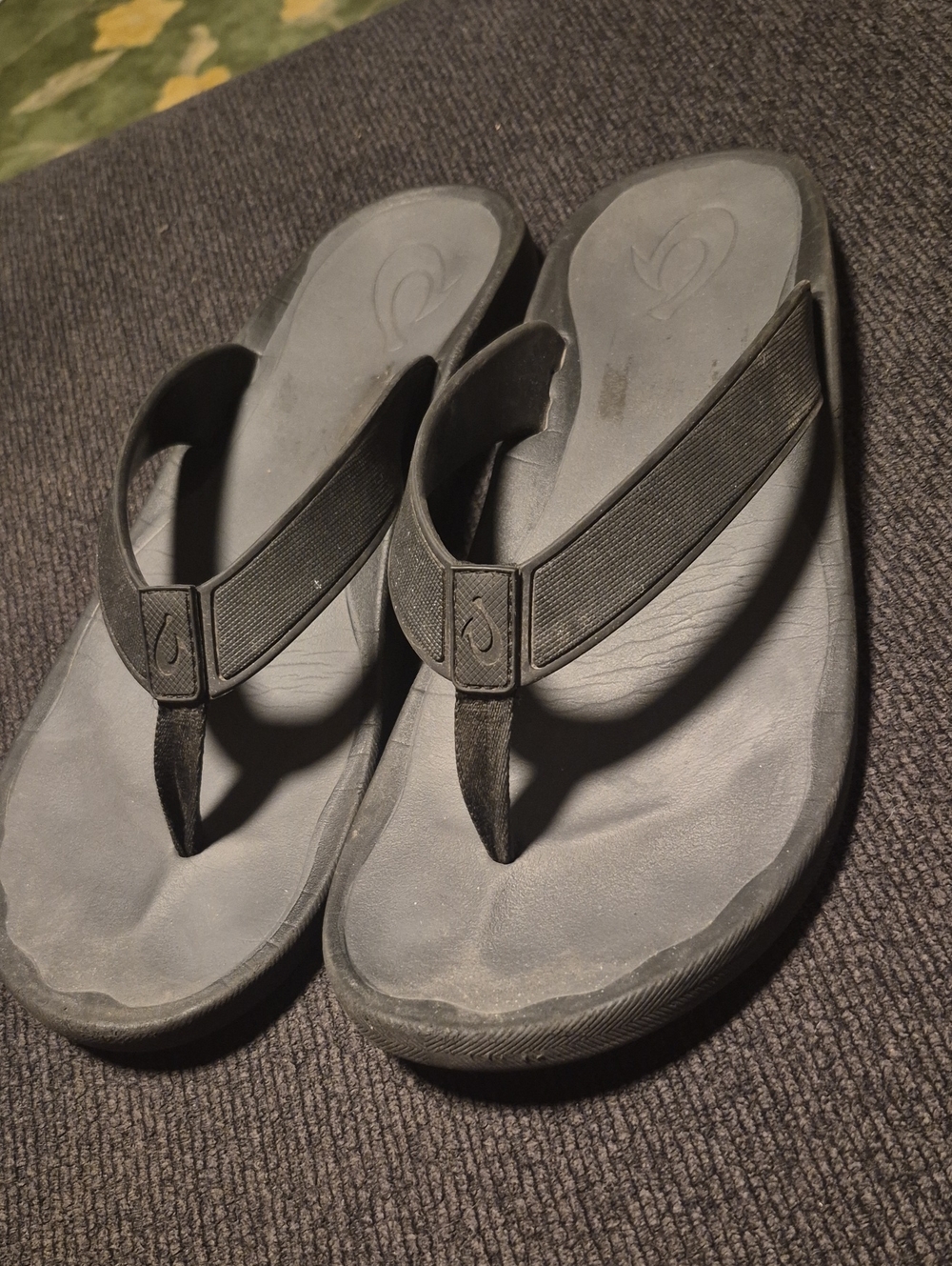 OluKai Men's Black Flip-Flop Sandals